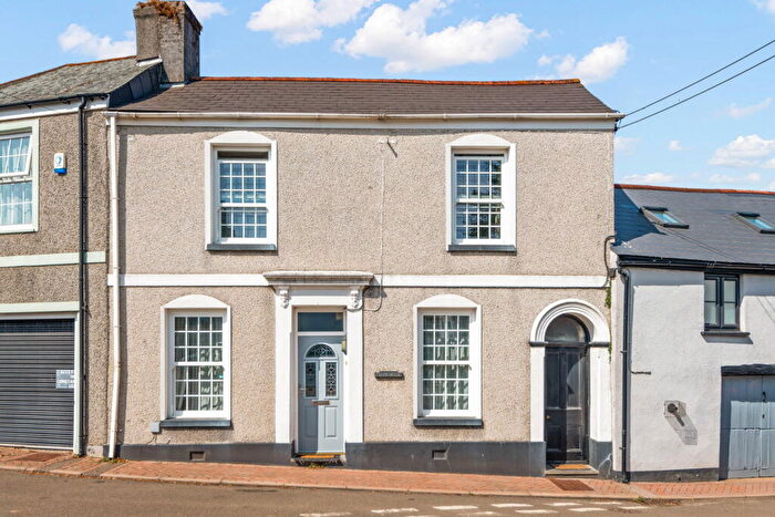 3 Bedroom Terraced House For Sale In The Square, Saltash, PL12