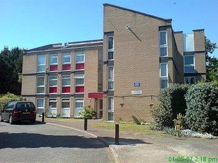 1 Bedroom Flat To Rent In Lingfield Close, Enfield, EN1