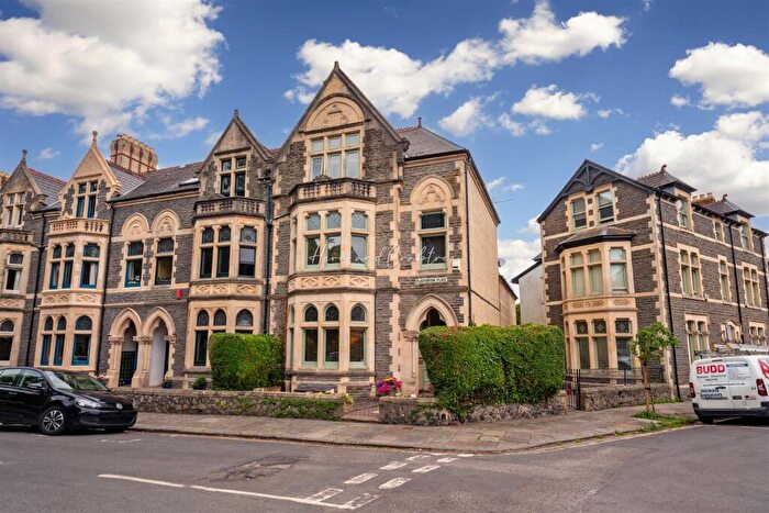 5 Bedroom End Of Terrace House For Sale In Plasturton Place, Cardiff, CF11