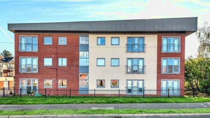 2 Bedroom Flat To Rent In London Road, Binfield, Bracknell, RG42