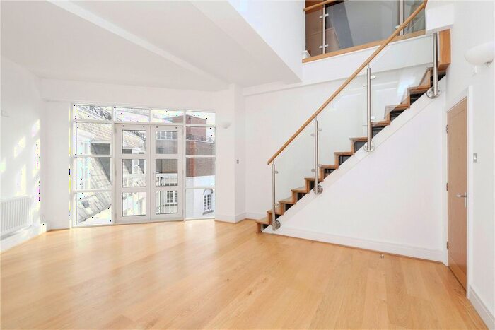 3 Bedroom Flat To Rent In Rosebery Avenue, Clerkenwell, London, EC1R