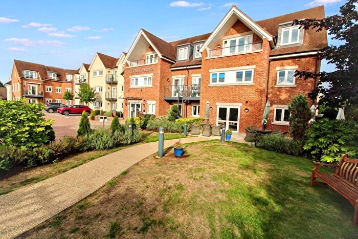 2 Bedroom Retirement Property For Sale In Beaumont Way, Hazlemere, HP15