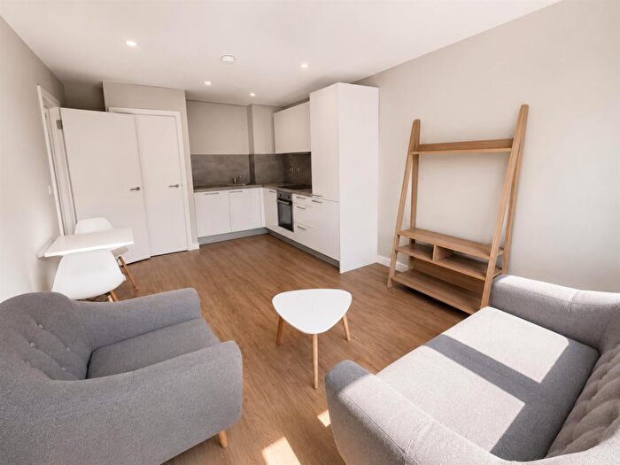 1 Bedroom Apartment To Rent In Queen Street, Sheffield, S1