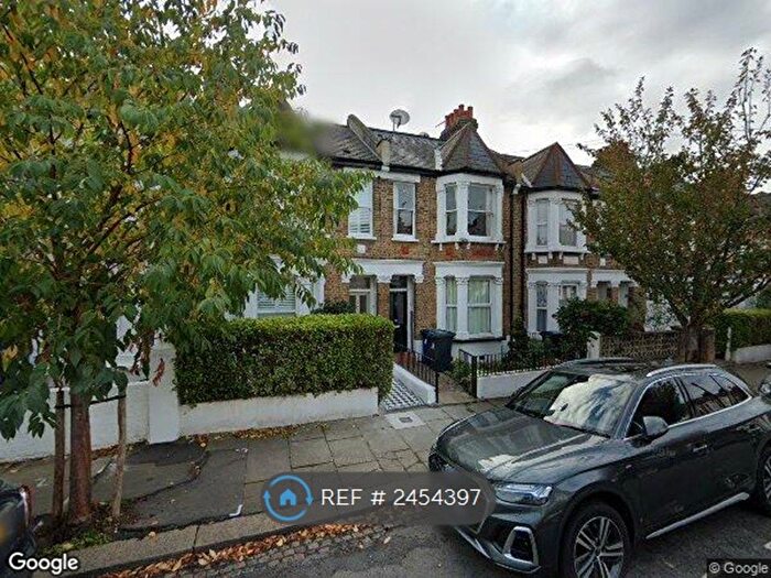 2 Bedroom Flat To Rent In Chiswick, London, W4