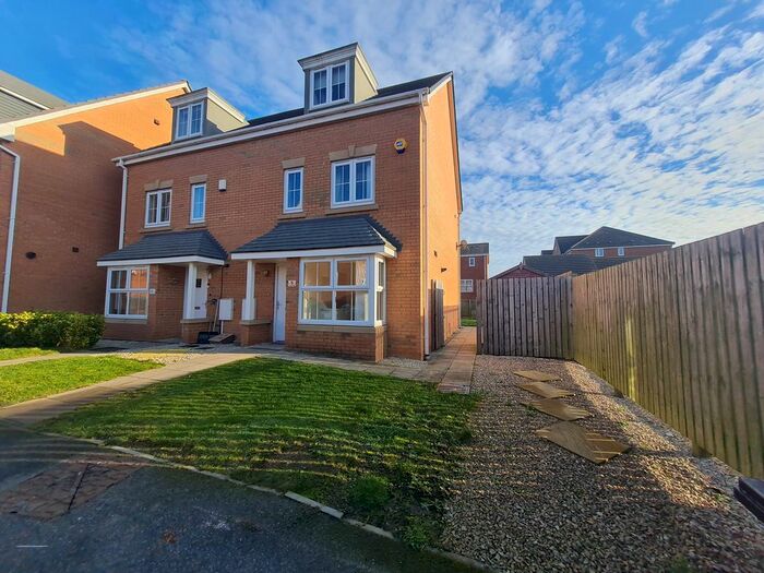 4 Bedroom Semi-Detached House To Rent In Forest Yard, Middleton, Leeds LS10