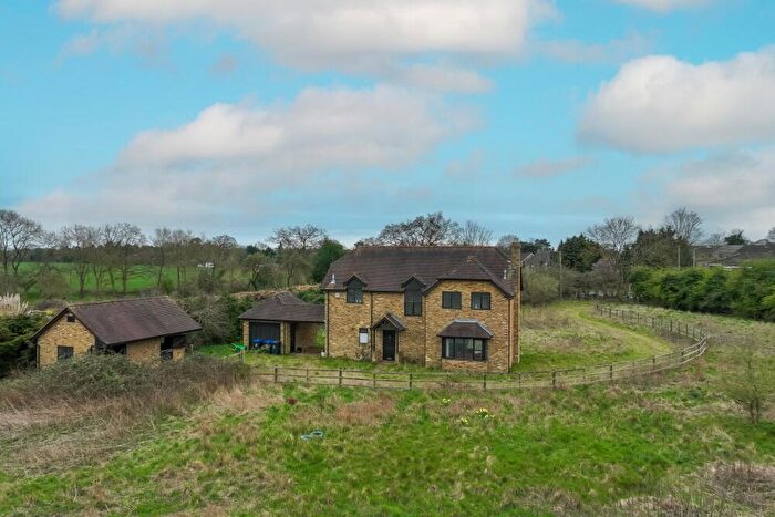 3 Bedroom Detached House For Sale In Bangors Road North, Iver, SL0