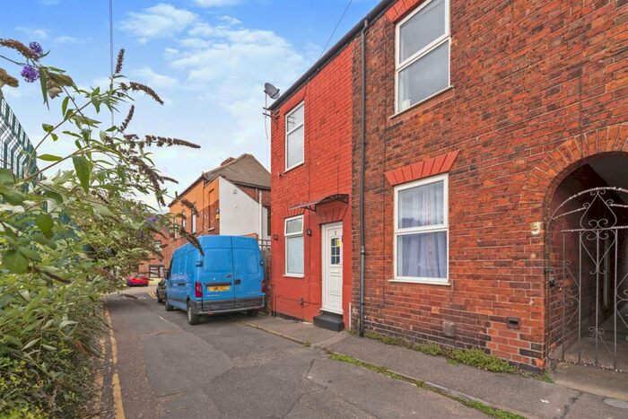 2 Bedroom House To Rent In Queen Street, Grantham, NG31