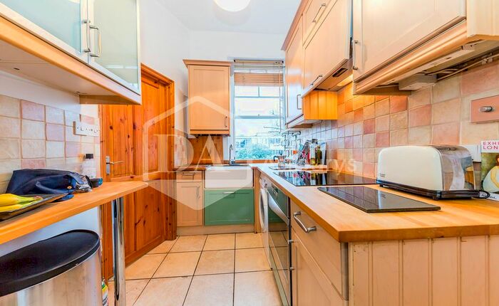 Studio To Rent In Coolhurst Road, Crouch End, London, N8