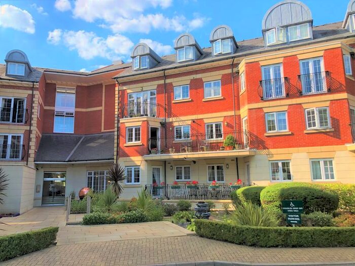 3 Bedroom Flat To Rent In Eastcote Road, Pinner, Middlesex, HA5