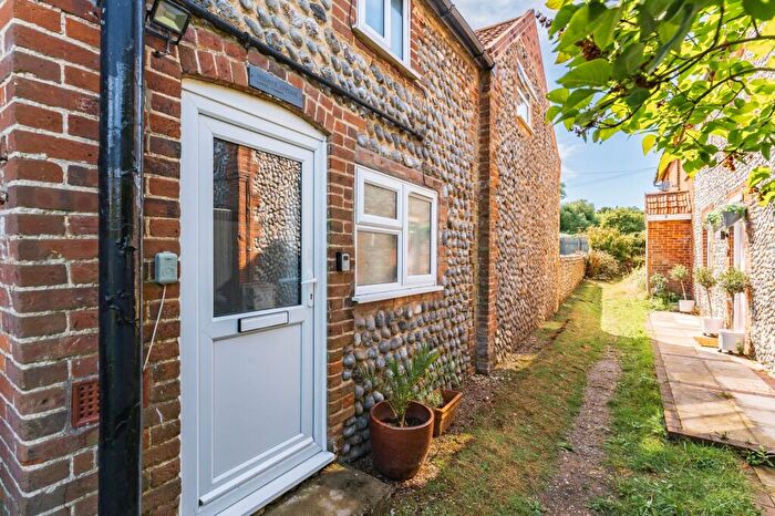 2 Bedroom Cottage For Sale In Lower Common, East Runton, NR27
