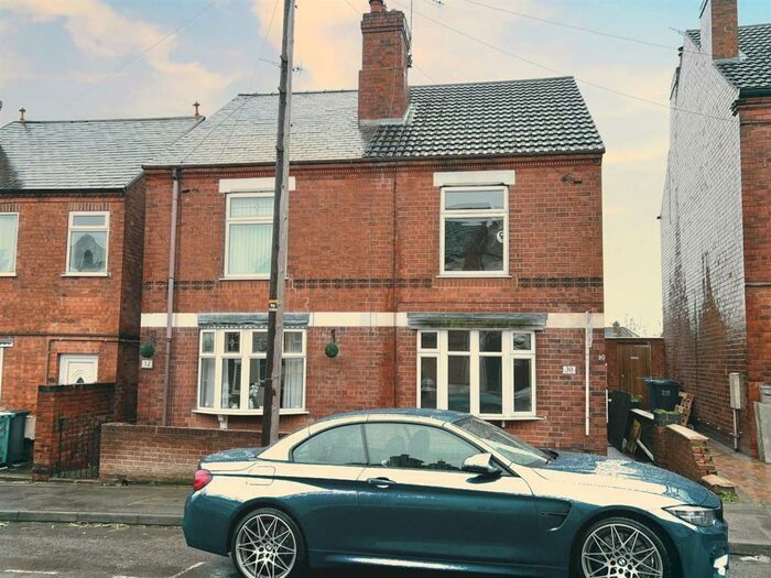 3 Bedroom Semi-Detached House To Rent In Wade Avenue, Ilkeston, DE7