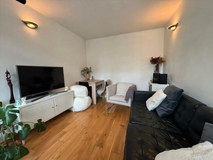 2 Bedroom Apartment To Rent In Dartmouth Place, Forest Hill, London, SE23