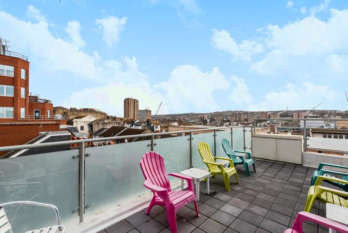 2 Bedroom Flat To Rent In Queens Road, Brighton, BN1