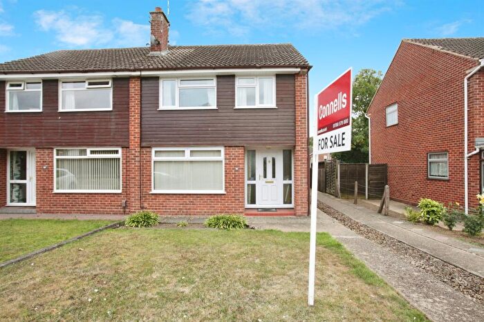 3 Bedroom Semi Detached House For Sale In Pantolf Place, Rugby, CV21