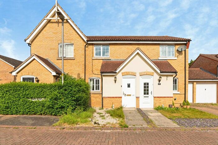 2 Bedroom Terraced House For Sale In Cleveland Way, Stevenage, SG1