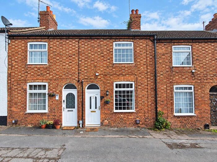 2 Bedroom Cottage For Sale In Tebbutts Yard, Earl Barton, Northamptonshire, NN6