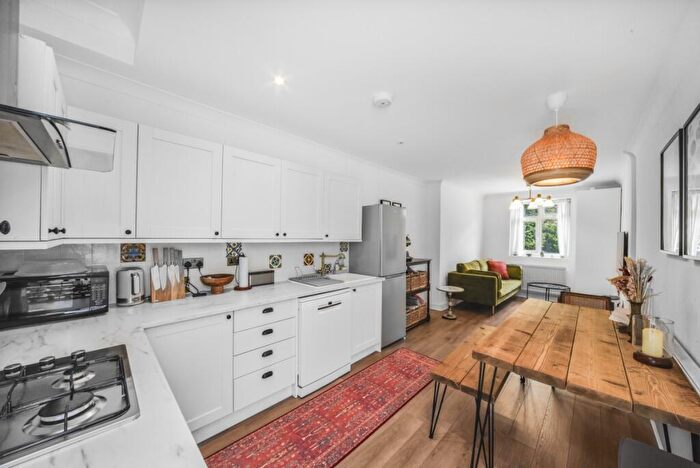 2 Bedroom Flat To Rent In Dupree Road London, SE7