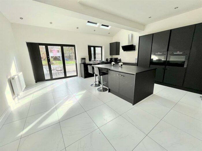 5 Bedroom Semi-Detached House To Rent In Southmead Road, Filton, Bristol, BS34