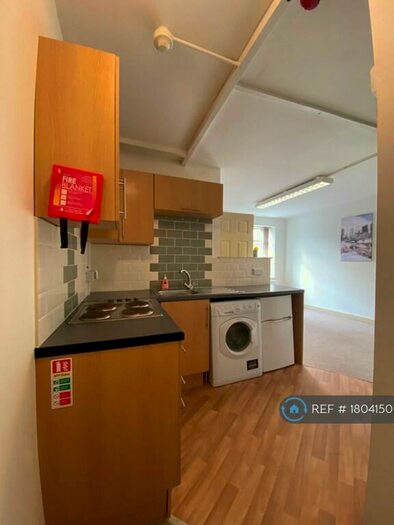 1 Bedroom Flat To Rent In King Street, Carmarthen, SA31