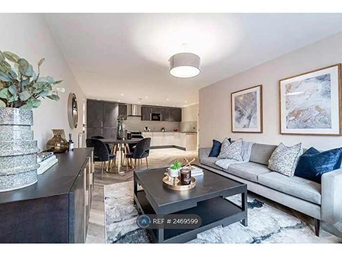 2 Bedroom Flat To Rent In Stratford Road, Solihull, B90