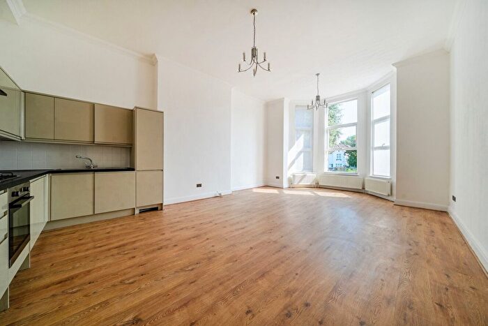 1 Bedroom Flat To Rent In Bolton Road, Chiswick, London, W4
