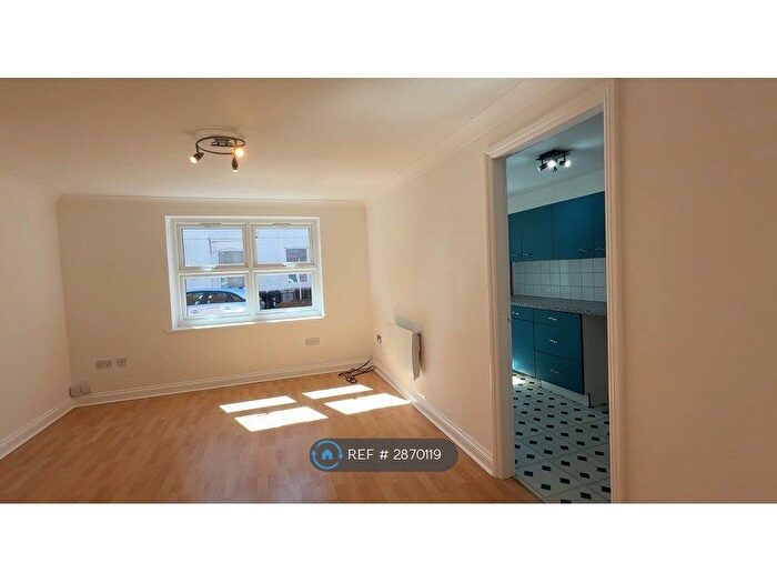 2 Bedroom Flat To Rent In St Johns Court, Grantham, NG31