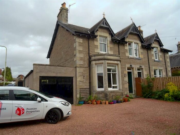 3 Bedroom Semi-Detached House To Rent In Laurel Bank, Perth, PH2