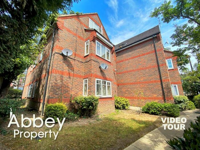 2 Bedroom Flat To Rent In Farley Hill, Luton, LU1