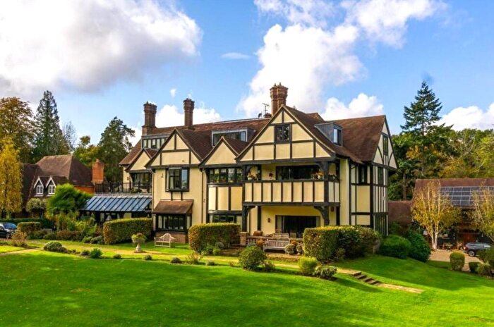 1 Bedroom Apartment For Sale In Coombe Hall Park, Coombe Hall Road, East Grinstead, RH19