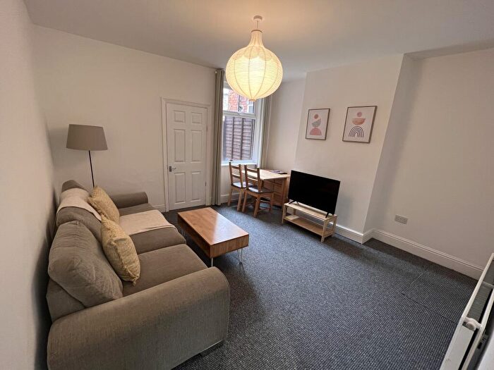 4 Bedroom House To Rent In Pershore Road - Pro, Kings Norton, West Midlands, B30