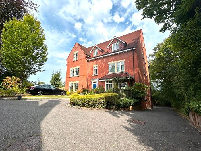 2 Bedroom Flat To Rent In Kenelm Road, Sutton Coldfield, West Midlands, B73
