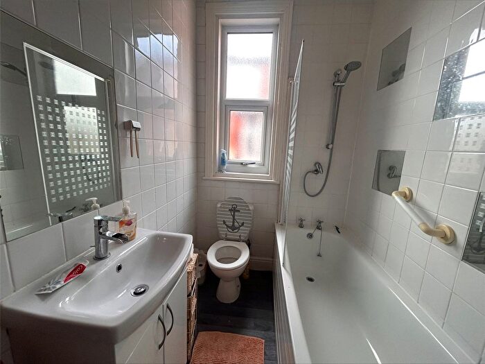 2 Bedroom Flat For Sale In Derbe Road, Lytham St. Annes, Lancashire, FY8