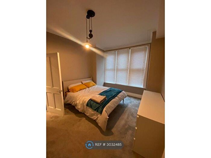 2 Bedroom End Of Terrace House To Rent In Yukon Road, London, SW12