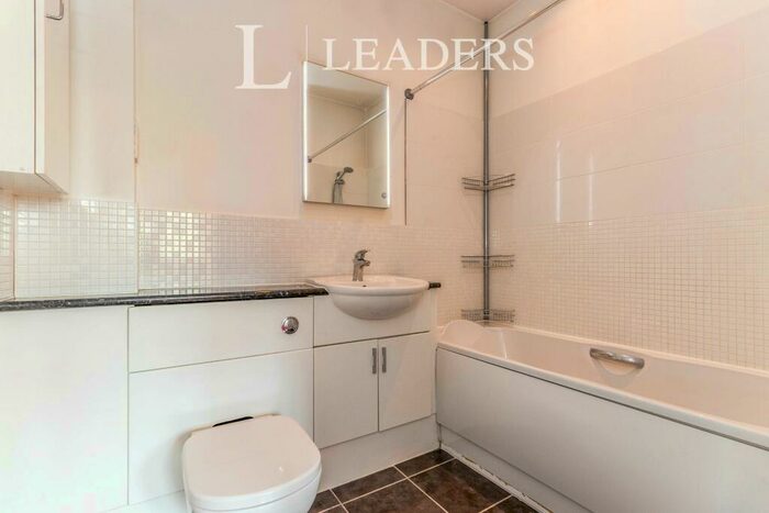4 Bedroom Town House To Rent In Cavendish Walk, Epsom, KT19