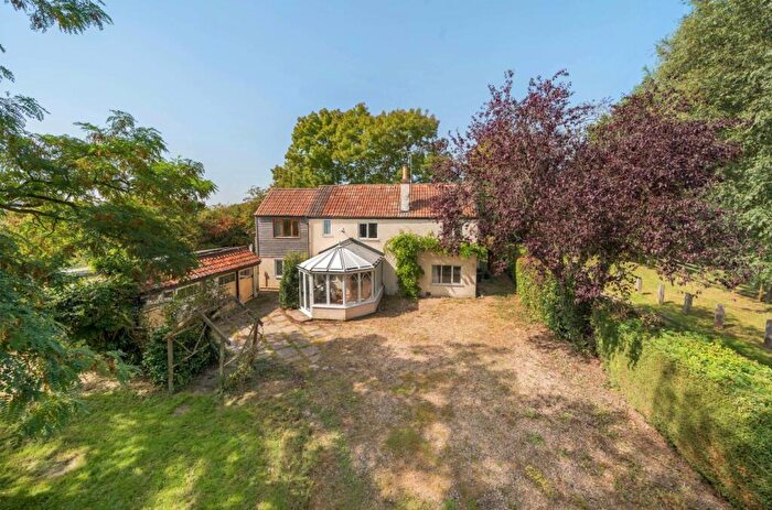 4 Bedroom Detached House For Sale In Cinnamon Lane, Glastonbury, BA6