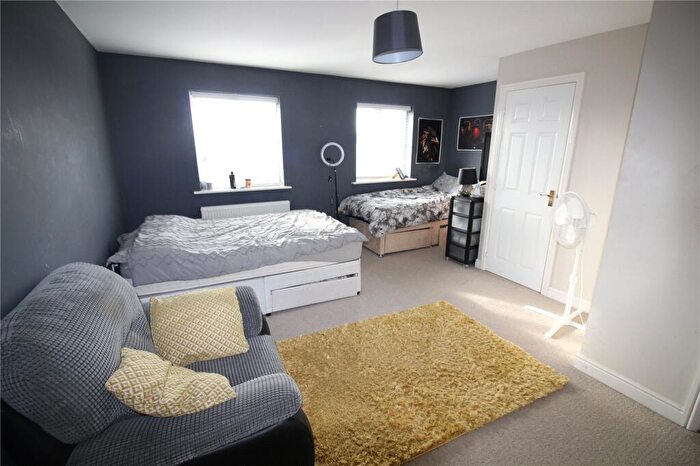 3 Bedroom Terraced House For Sale In Queen Elizabeth Drive, Swindon, Wiltshire, SN25