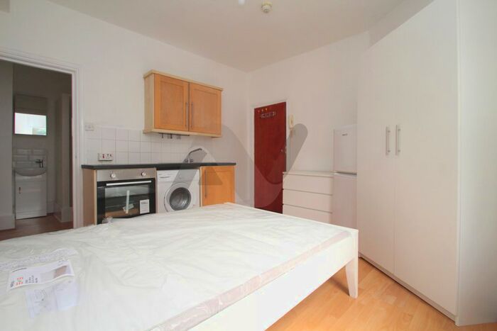 Studio To Rent In Woodlands Park Road, Turnpike Lane, N15