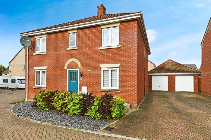 3 Bedroom Semi Detached House For Sale In Snowdrop Grove, Downham Market, PE38