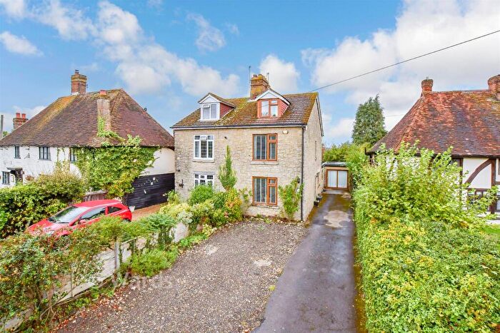 3 Bedroom Semi Detached House For Sale In Heath Road, Boughton Monchelsea, Maidstone, Kent, ME17