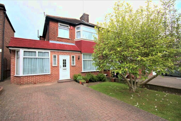3 Bedroom Property To Rent In Oakwood Park Road, Southgate, London, N14