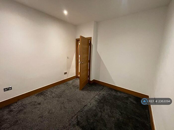 1 Bedroom Flat To Rent In Lower Addiscombe Road, Croydon, CR0