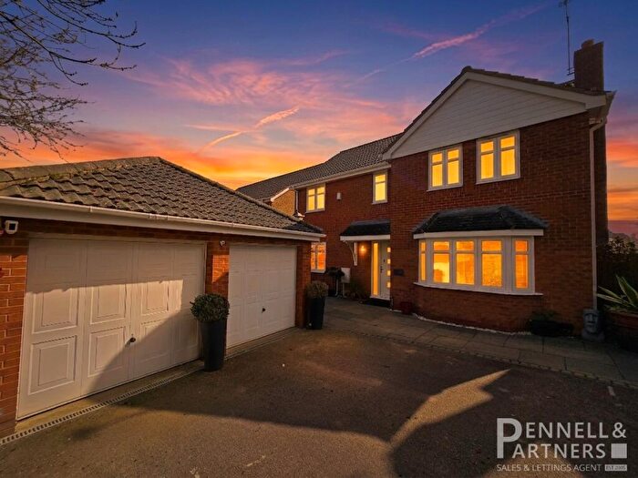 4 Bedroom Detached House For Sale In Ford Close, Yaxley, Peterborough, PE7