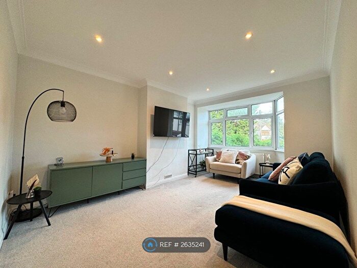 2 Bedroom Maisonette To Rent In Grosvenor Road, London, N3