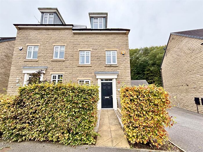 4 Bedroom Semi-Detached House For Sale In Castle Stead Drive, Cullingworth, BD13