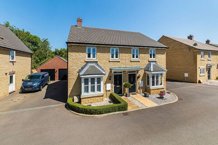 3 Bedroom Semi-Detached House For Sale In Bramling Cross, Longworth, OX13