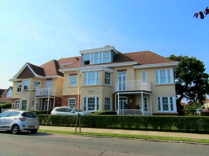 2 Bedroom Flat To Rent In Harold Road, Frinton On Sea, CO13