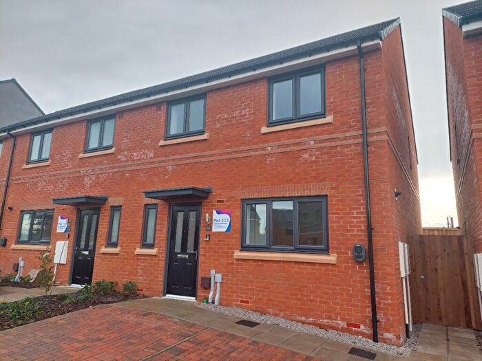 3 Bedroom End Of Terrace House To Rent In Murray Close, Newcastle Upon Tyne, NE6