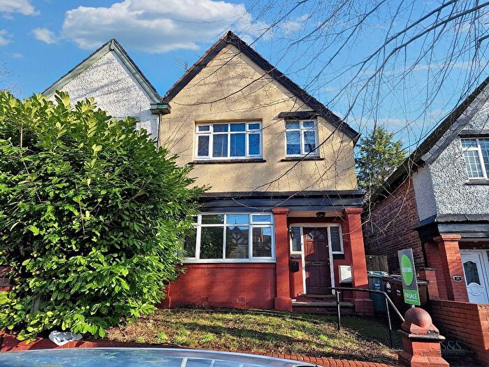 3 Bedroom Semi-Detached House To Rent In Rochester Avenue, Prestwich, Manchester, M25
