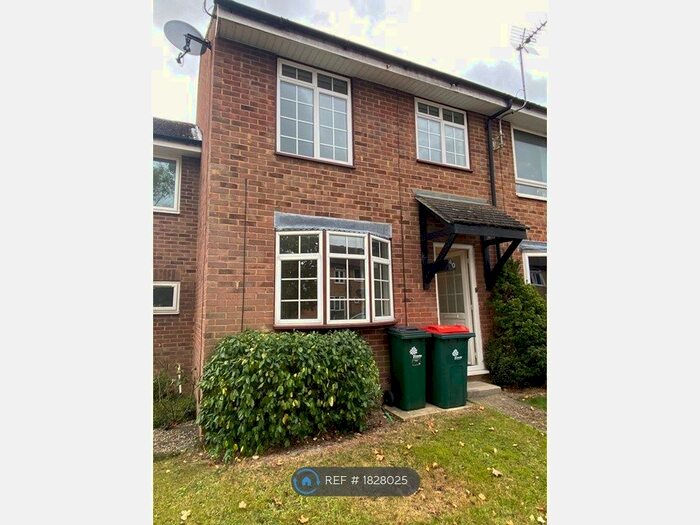 3 Bedroom End Of Terrace House To Rent In Payne Close, Crawley, RH10