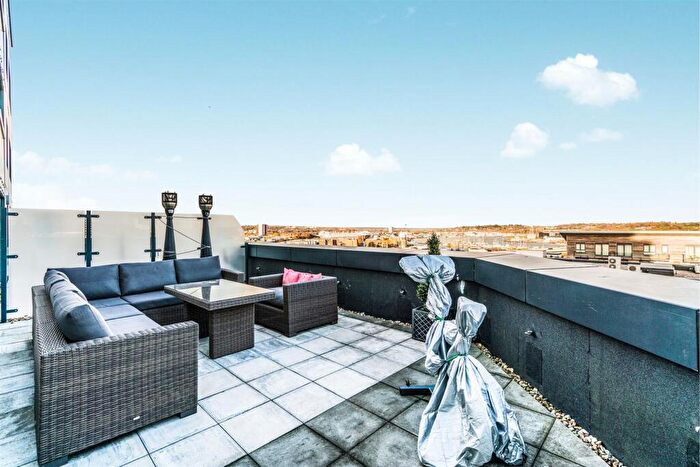 3 Bedroom Apartment For Sale In The Hawkins Tower, Ocean Way, Southampton, SO14